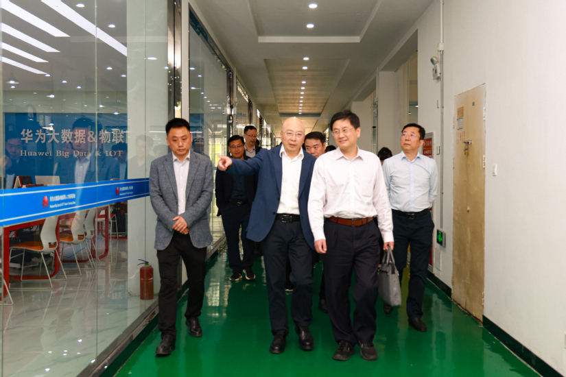 淮安市数据局局长吴苏一行来我校...